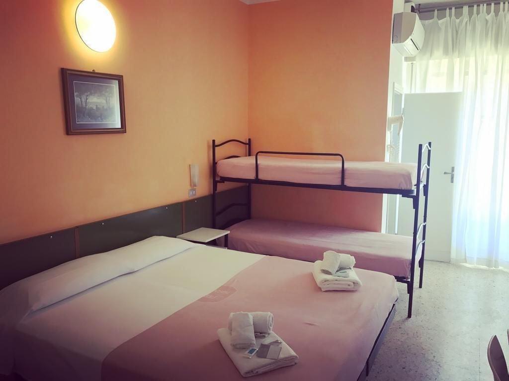 Hotel Nova Dhely Rimini Exterior photo