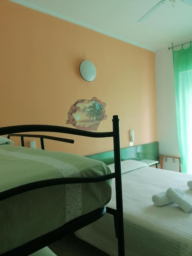 Hotel Nova Dhely Rimini Exterior photo