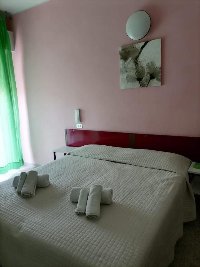 Hotel Nova Dhely Rimini Exterior photo