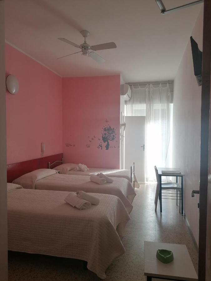 Hotel Nova Dhely Rimini Exterior photo